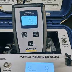 VIBRACHECK Vibromètre Portable Maintenance Préventive Machines Industrielles VM2800A METRIX